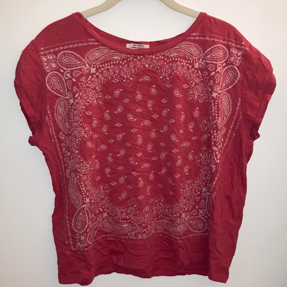 Levi’s Large L Red Paisley Crop Short Sleeve Top